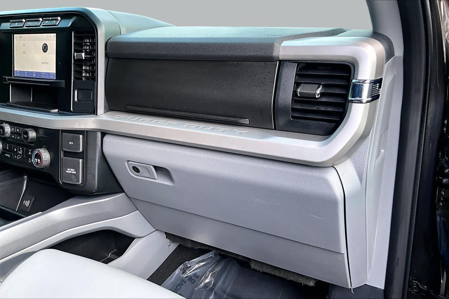Used 2024 Darkened Bronze Metallic Ford XLT image 19