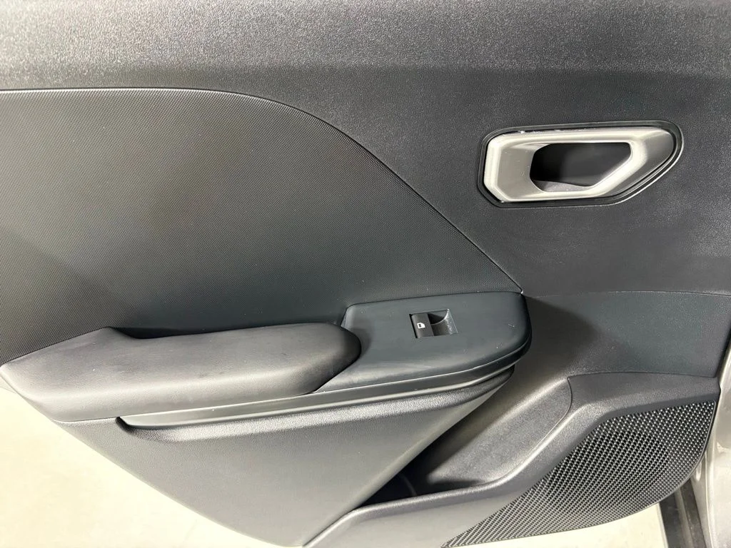 New 2026 Steel Gray Kia LXS image 34