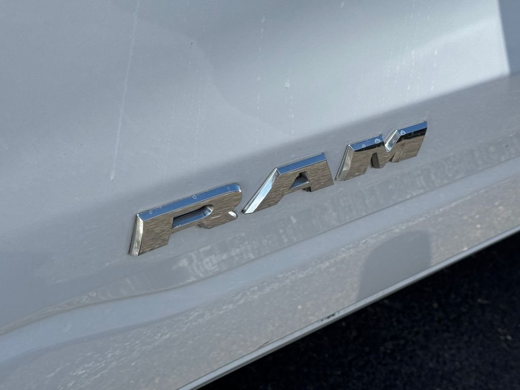 Used 2021 White Ram Big Horn/Lone Star image 6