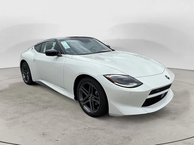 New 2027 White Nissan Sport image 8