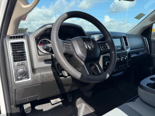 Used 2018 Bright White Clearcoat Ram SLT image 13
