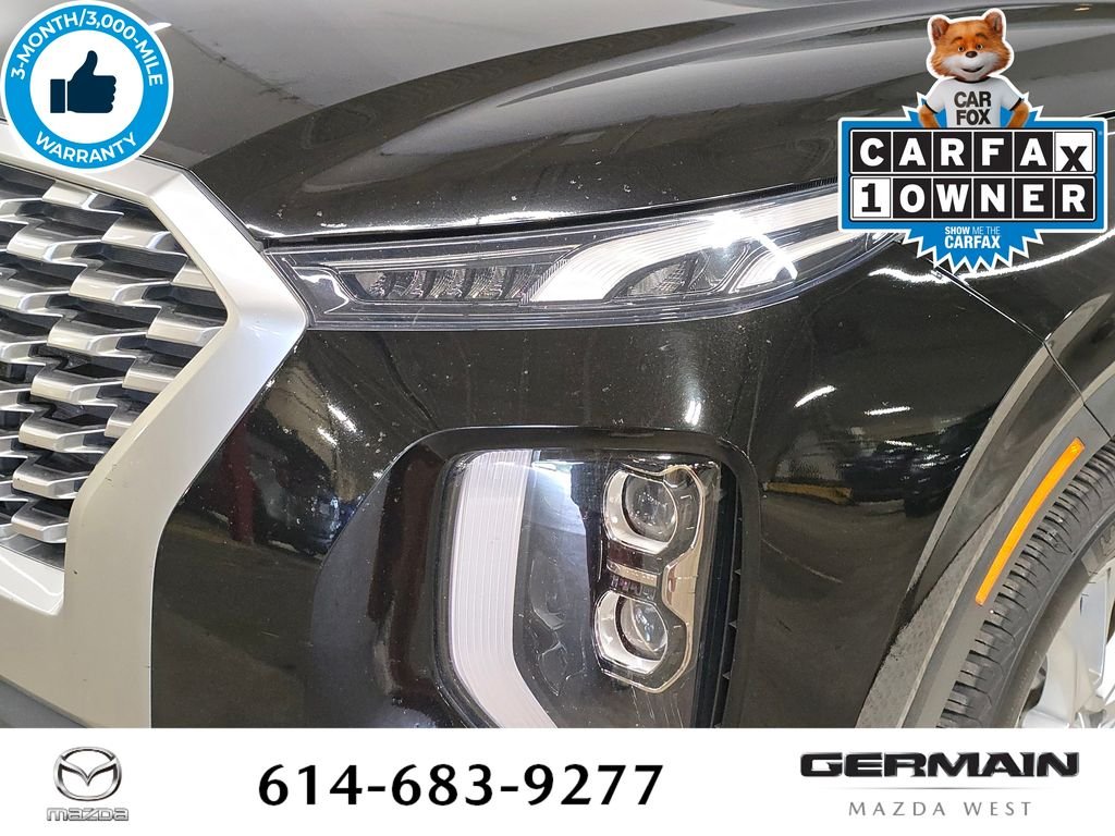 Used 2021 Black Hyundai SE image 15