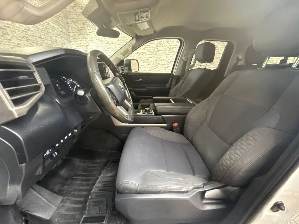 Used 2022 White Toyota SR5 image 23