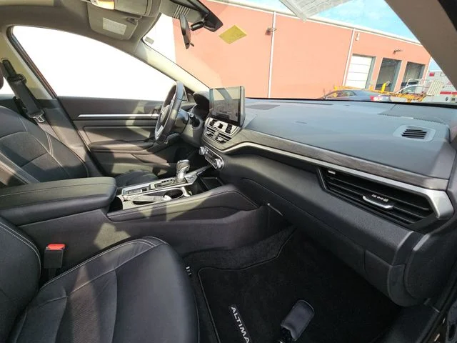 Used 2024 Black Nissan 2.5 SL image 32