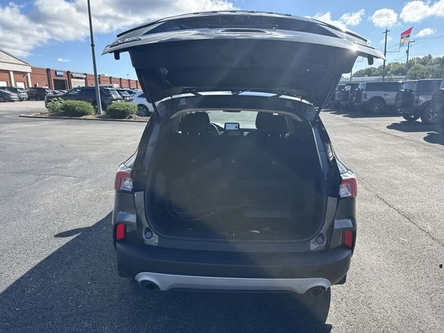 Used 2020 Magnetic Metallic Ford SE image 21