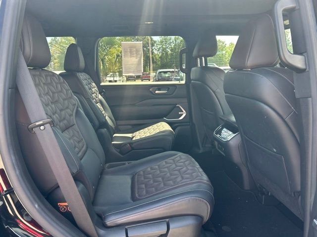 Used 2025 Black Nissan Platinum image 14