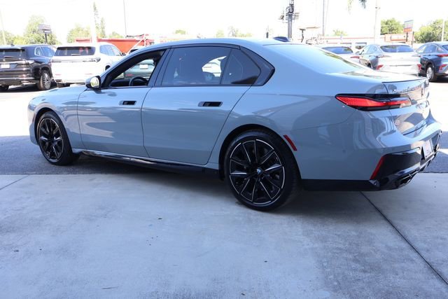 Used 2024  BMW 760i xDrive image 6