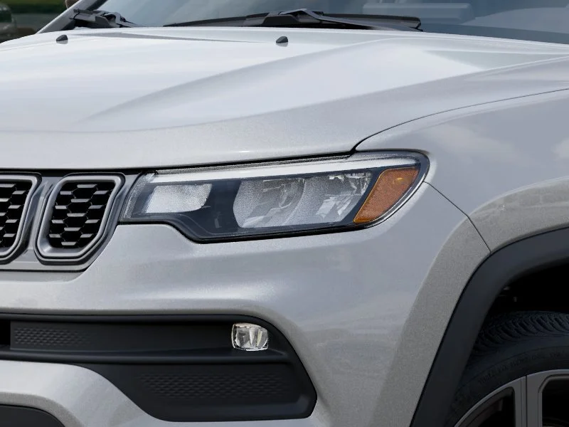 New 2026 Silver Zynith Metallic Clearcoat Jeep Latitude Altitude image 10