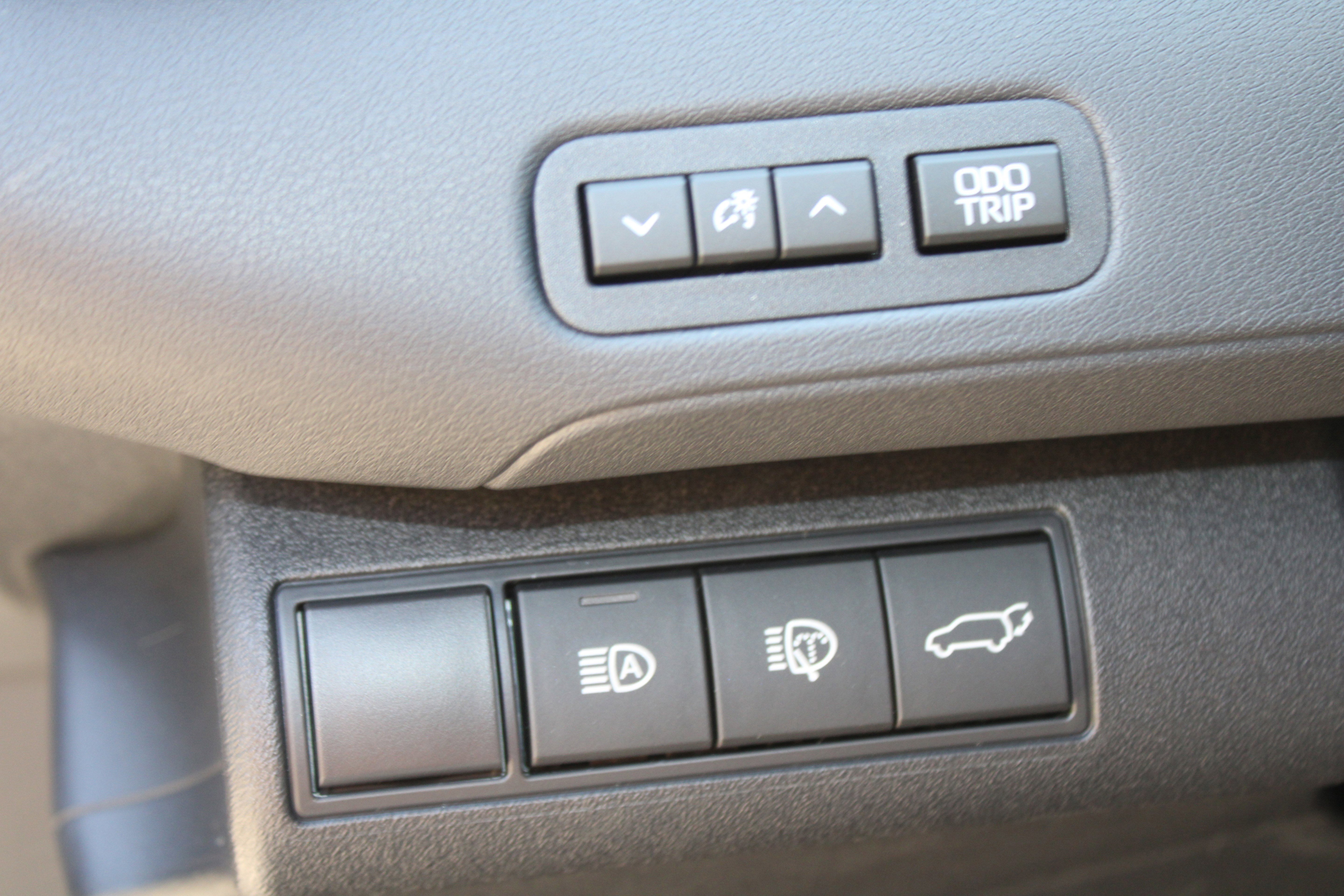 2026 Toyota C-HR SE - Photo 18