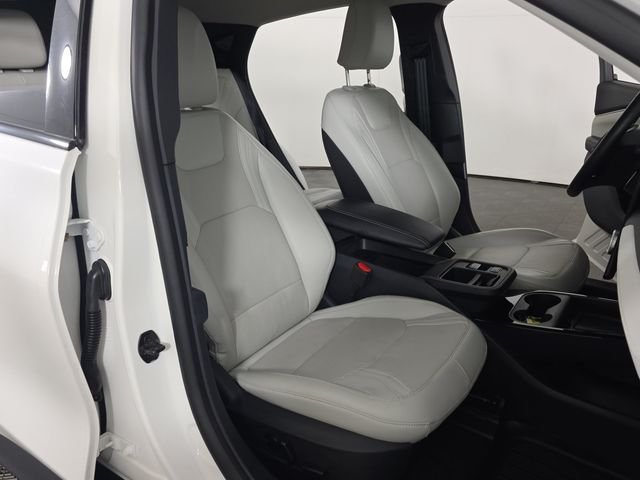 Used 2025 White Metallic Ford Premium image 27