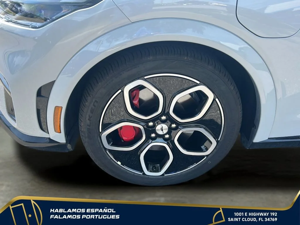 Used 2021 White Ford GT image 29