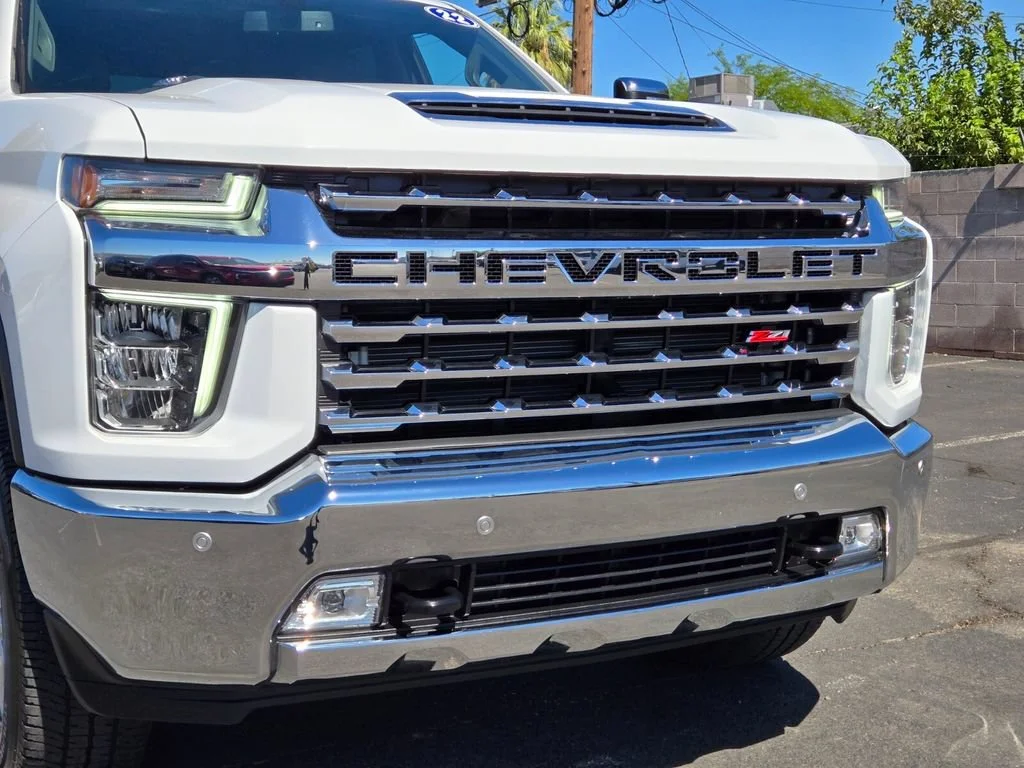 Used 2022 Summit White Chevrolet LTZ image 8