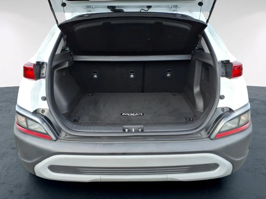 Used 2023 White Hyundai SEL image 20