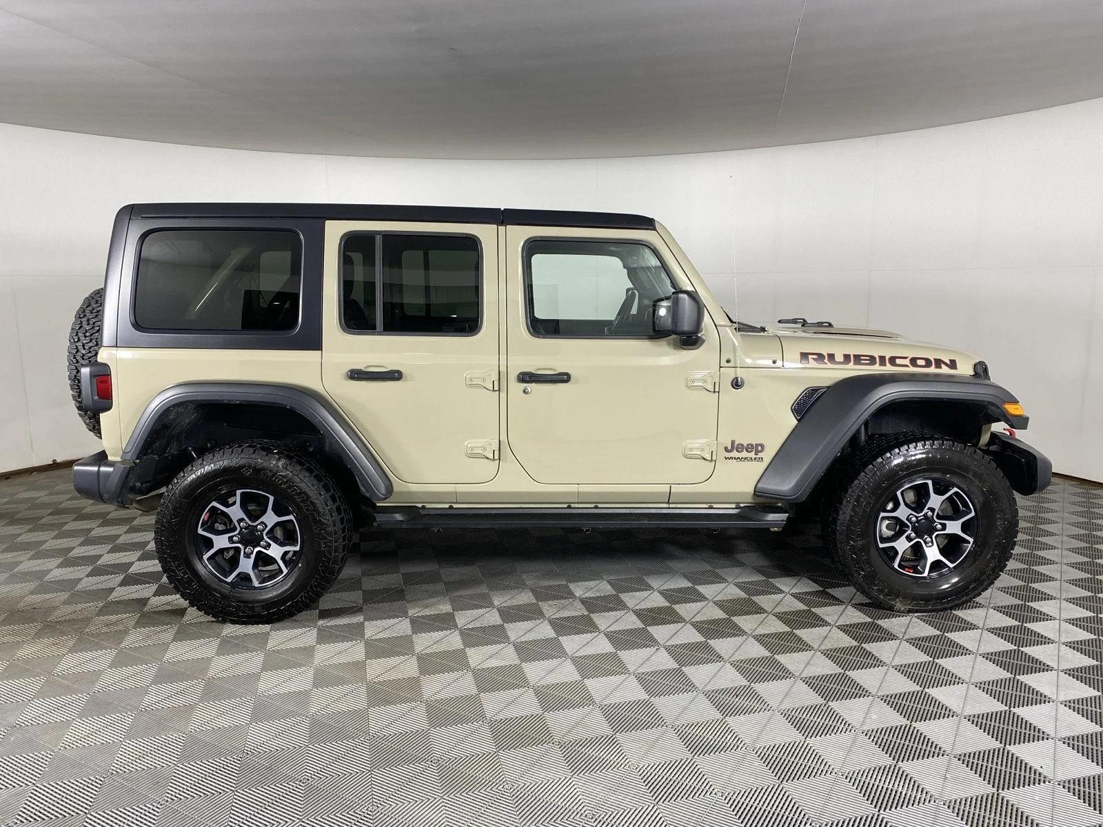 Used 2022 Limited Edition Gobi Clearcoat Jeep Unlimited Rubicon image 12