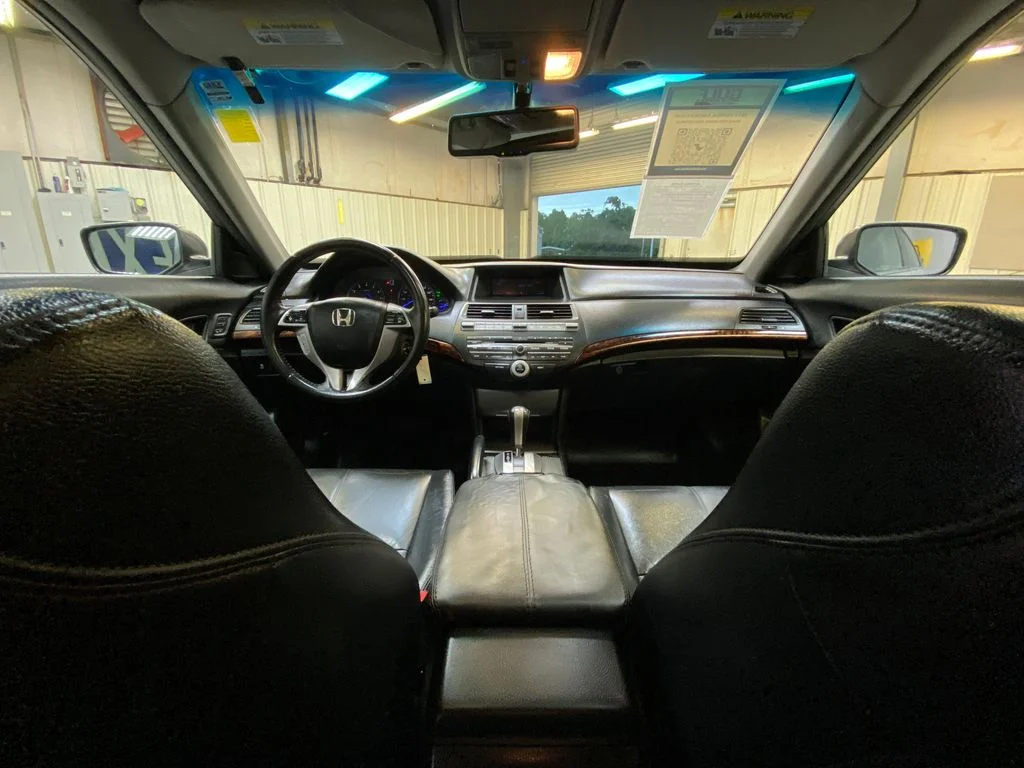 Used 2012 Silver Honda EX-L image 18