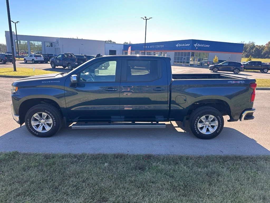 Used 2021 Blue Metallic Chevrolet LT image 5