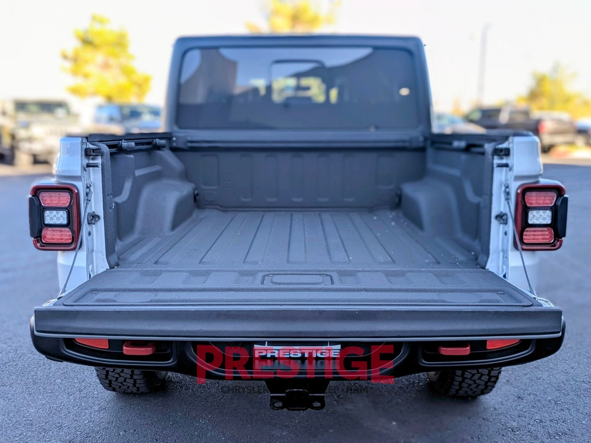 Used 2023 Silver Jeep Rubicon image 11
