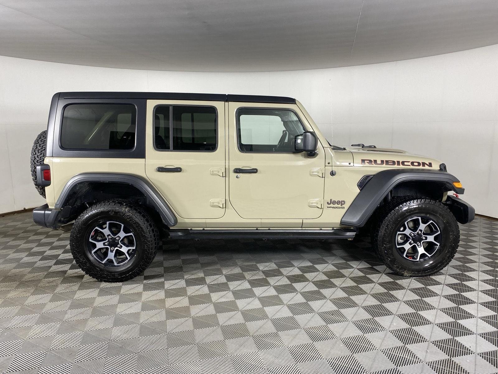 Used 2022 Limited Edition Gobi Clearcoat Jeep Unlimited Rubicon image 12