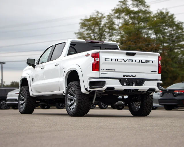 New 2026 Summit White Chevrolet RST image 13