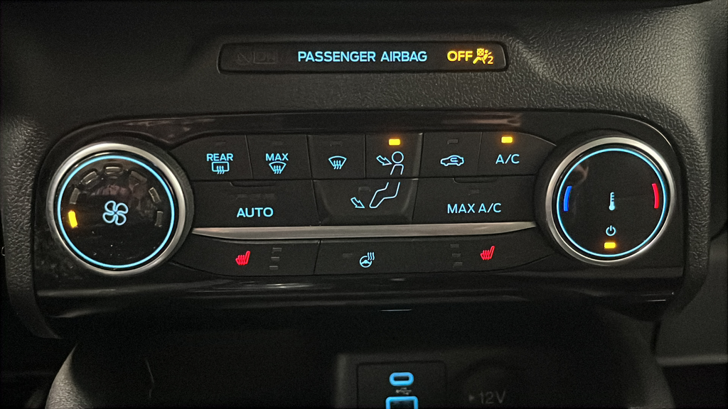 Used 2022 Iced Blue Silver Metallic Ford SE image 16