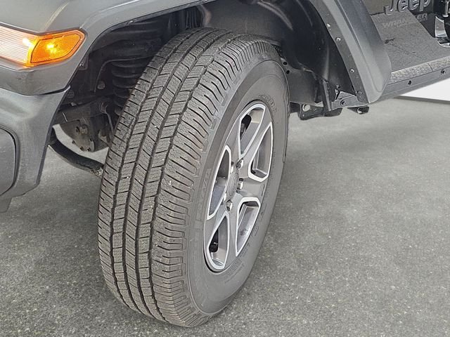 Used 2022 Black Clearcoat Jeep Unlimited Sport S image 31