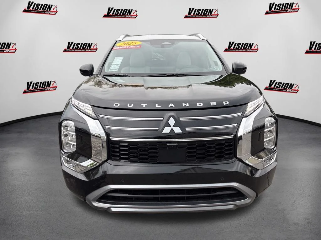 Certified Pre-Owned 2025 Mitsubishi Outlander Platinum Edition 4D