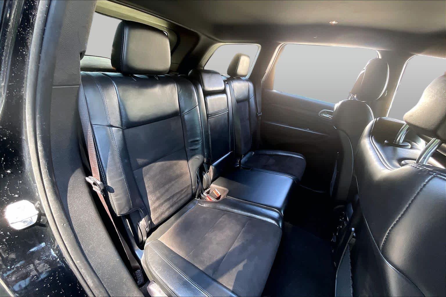 Used 2021 Diamond Black Crystal Pearlcoat Jeep Laredo X image 18