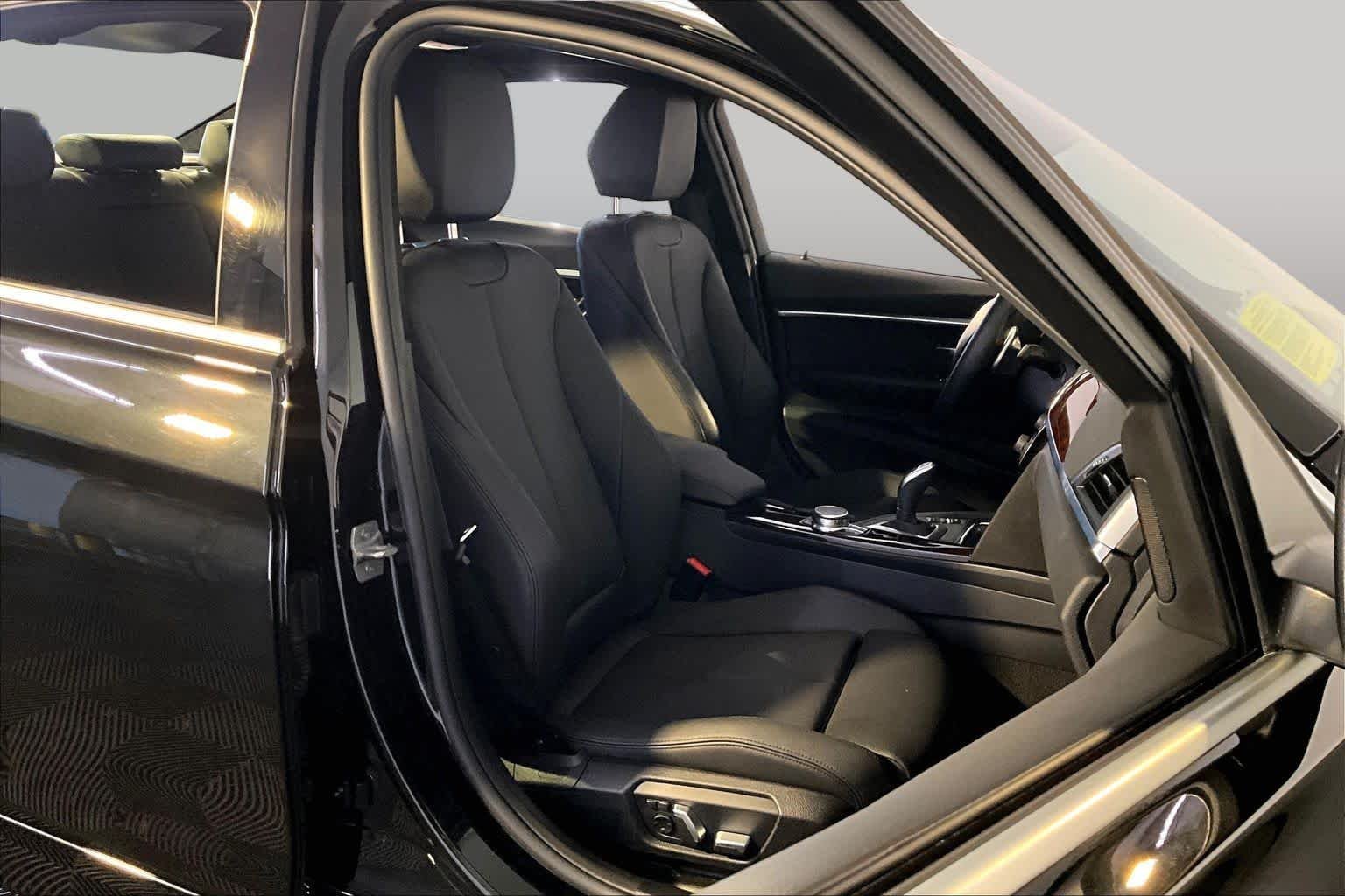 Used 2018 Black Sapphire Metallic BMW 330i xDrive image 8