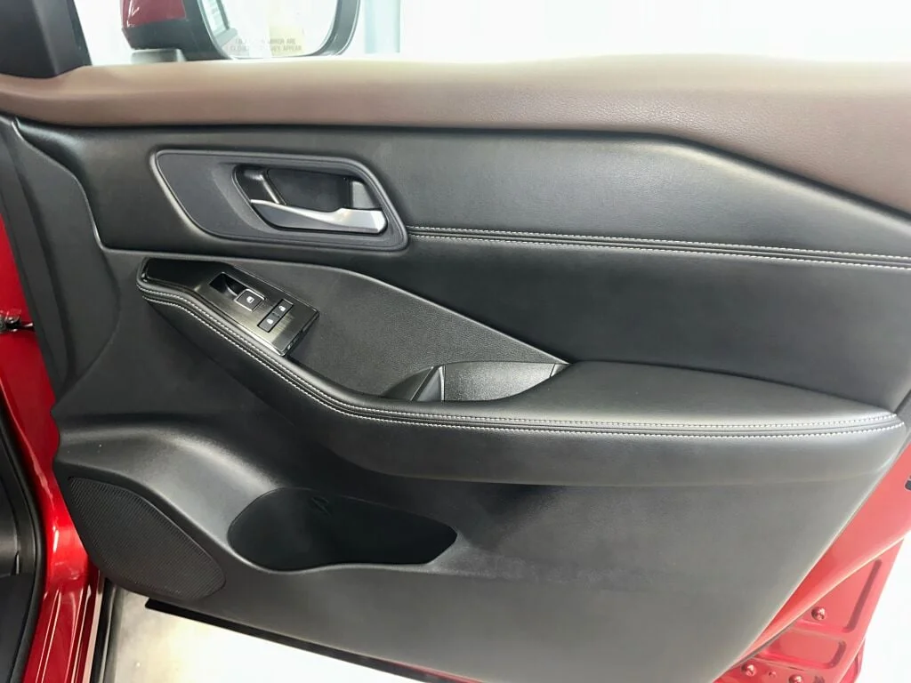 Certified Used 2022 Scarlet Ember Tintcoat Nissan SL image 30