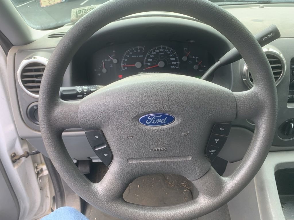 Used 2004 White Ford XLT image 10