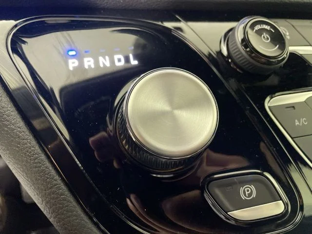 2025 Chrysler Pacifica Select - Photo 33