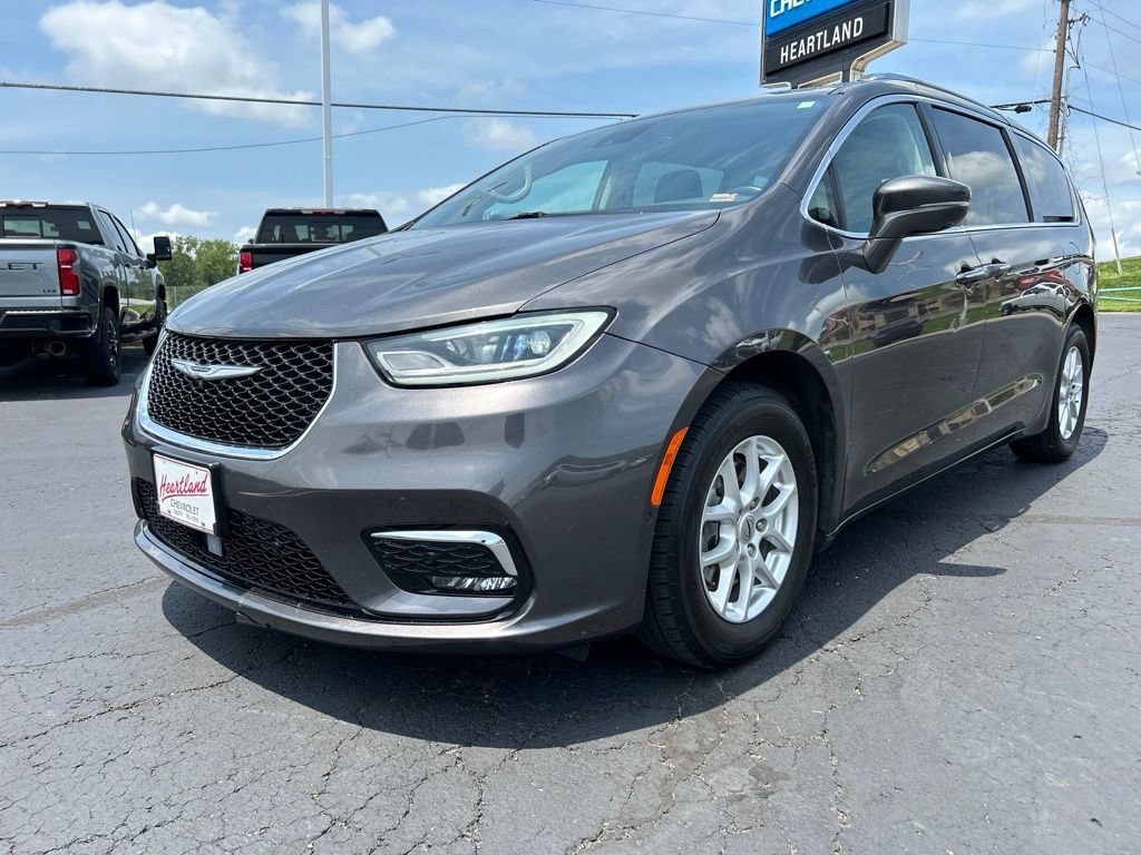 2021 Chrysler Pacifica Touring L's photo
