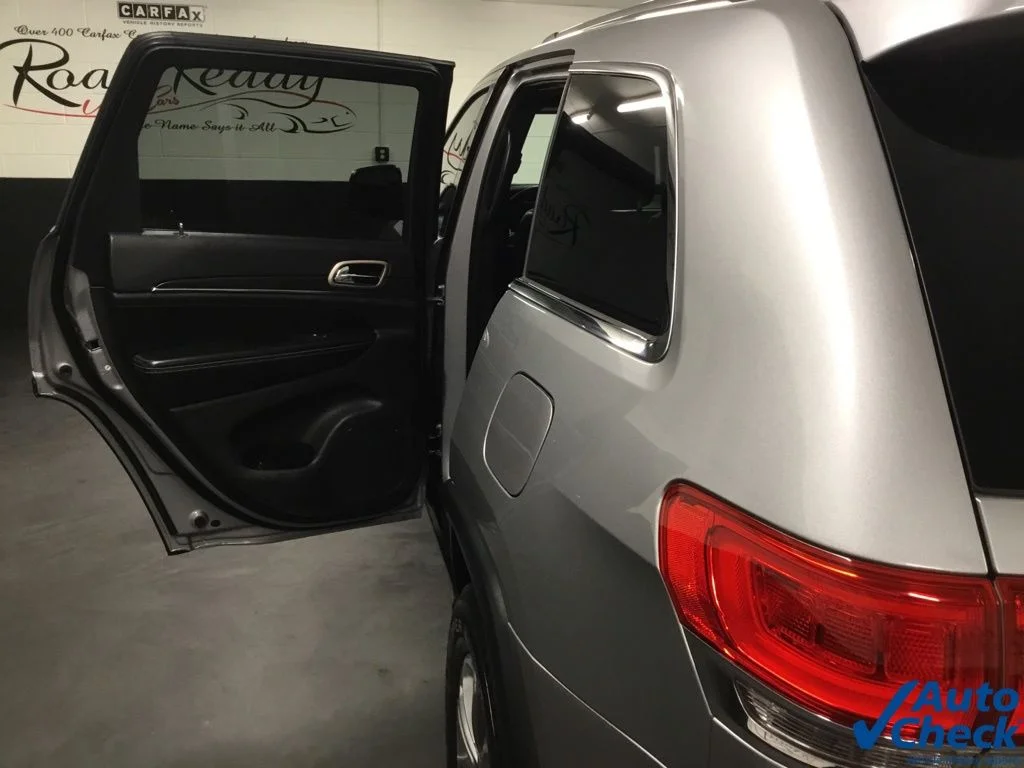 Used 2016 Silver Jeep Limited image 28