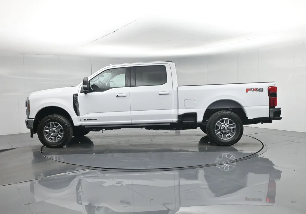 New 2026 Oxford White Ford Lariat image 31