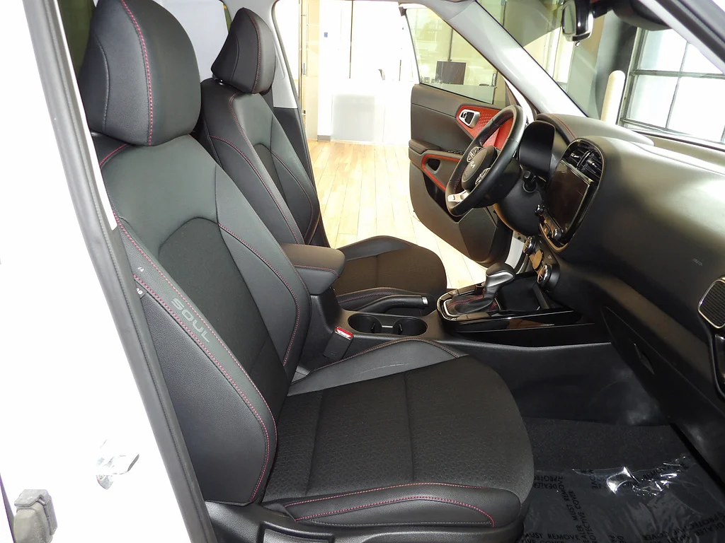 Used 2023 Snow White Pearl Kia GT-Line image 14