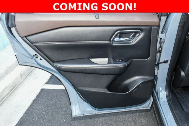 Used 2021 Gray Nissan SL image 19