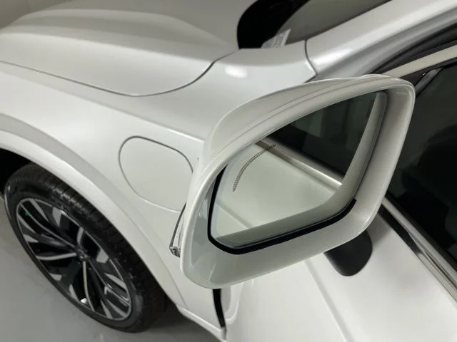 2026 Volvo XC90 Plus - Photo 14