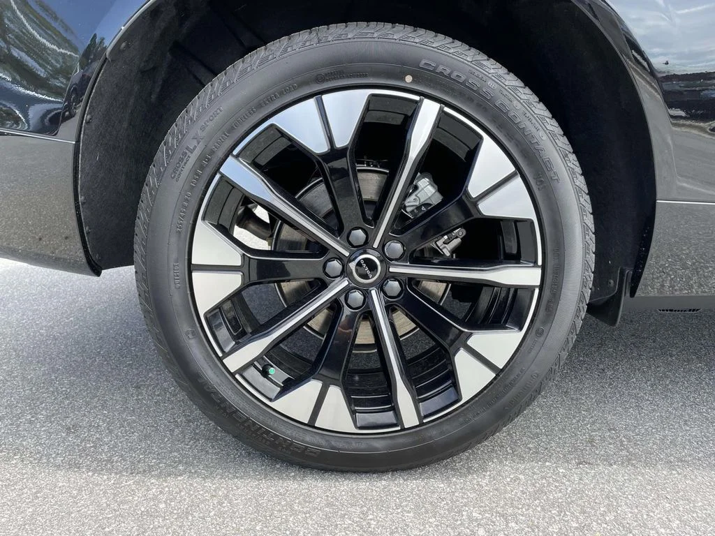 2026 Volvo XC60 Plus - Photo 29