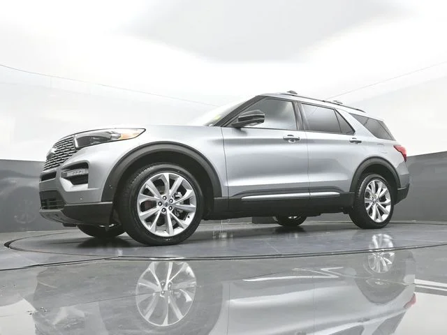 Used 2023 Silver Ford Platinum image 37