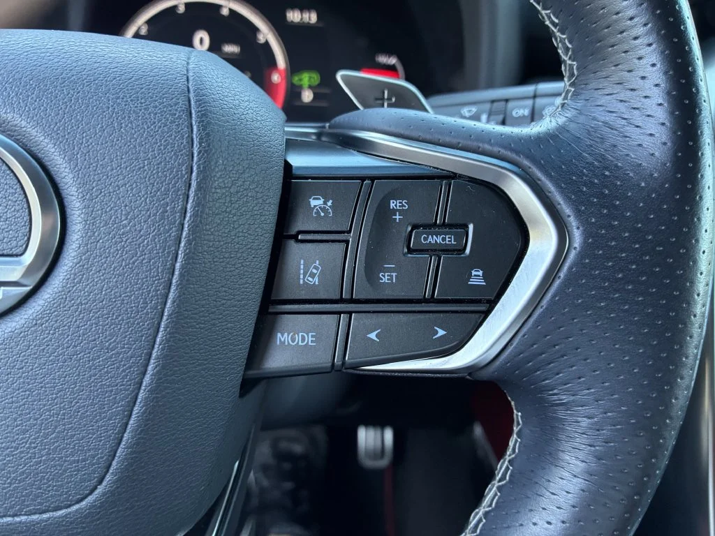 Used 2024  Lexus 600 F SPORT image 32