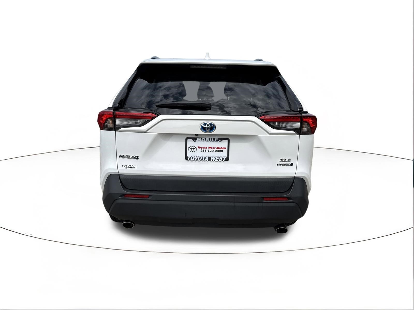 Used 2023 Ice Cap Toyota Hybrid XLE image 4