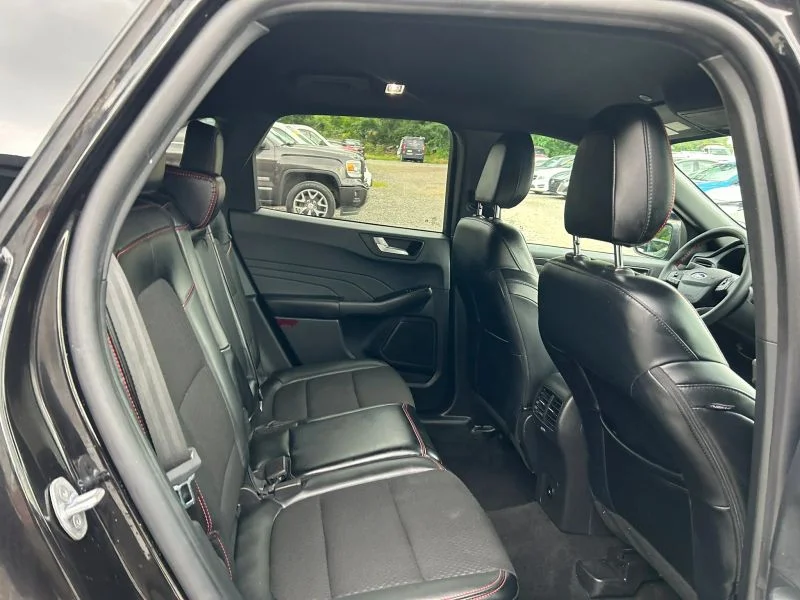 Used 2025 Black Ford ST-Line Sport Utility 4D image 27