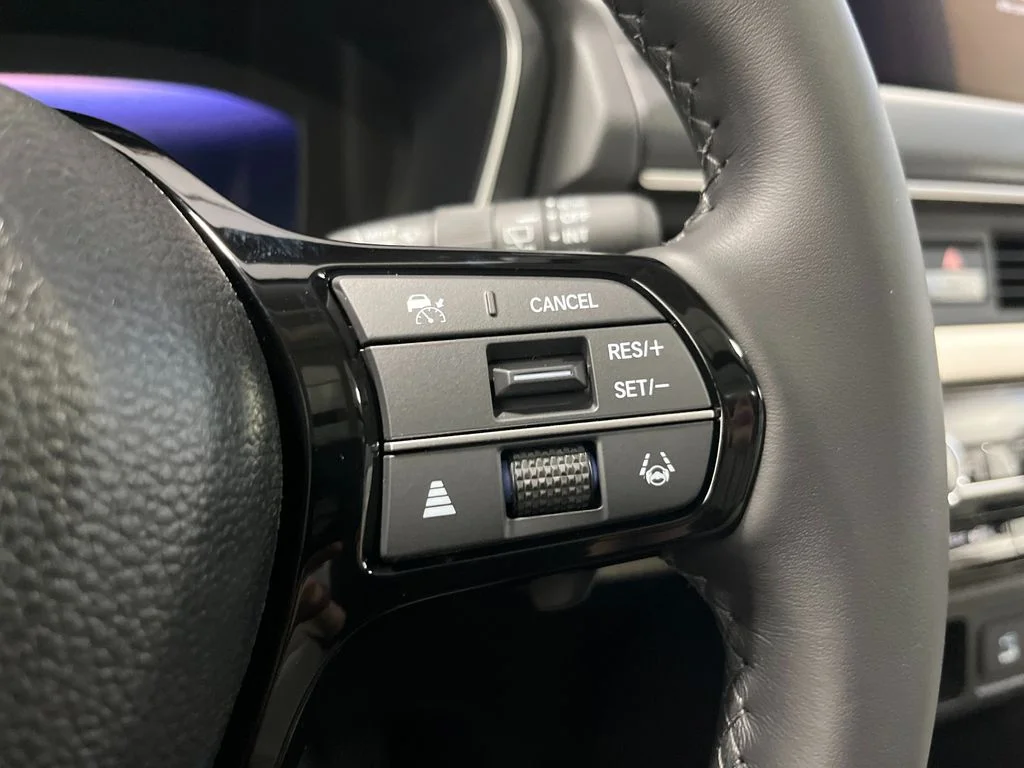 New 2026 Platinum White Pearl Honda Touring image 18