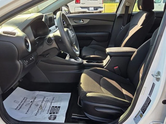 Used 2020 White Kia LXS image 5