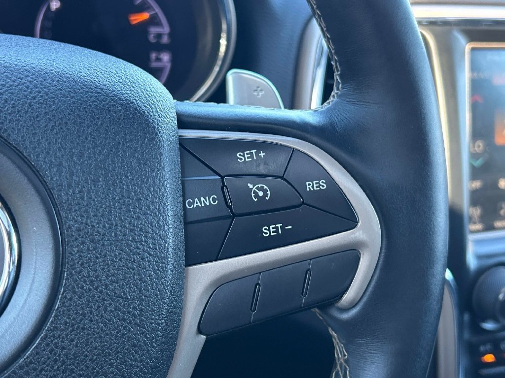 Used 2017 Silver Jeep Limited image 23