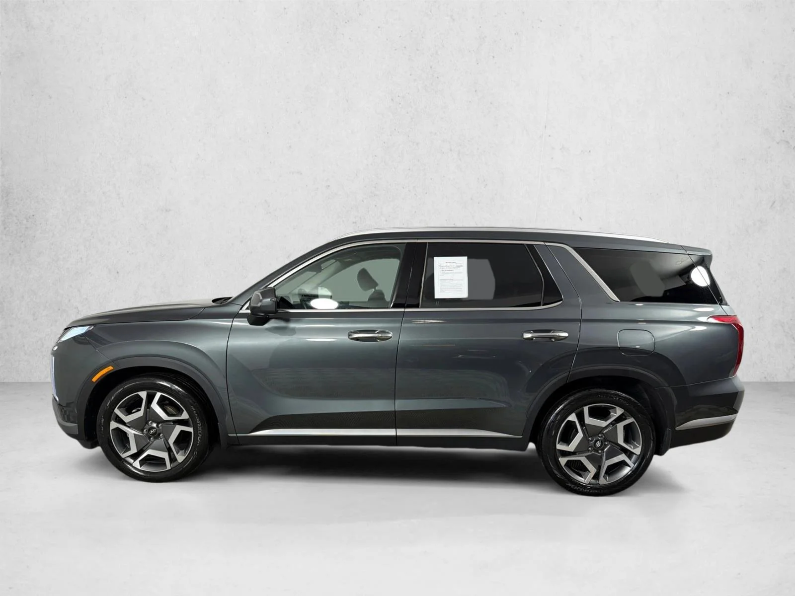 Used 2023 Gray Hyundai SEL image 8