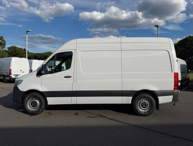 New 2026 Arctic White Mercedes-Benz Cargo 144 WB image 24