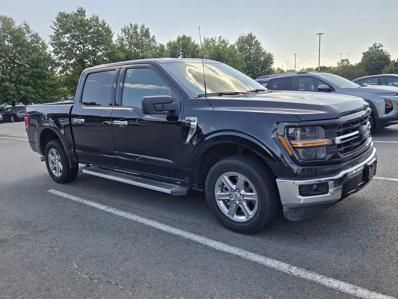 Used 2025 Black Metallic FORD XLT image 6