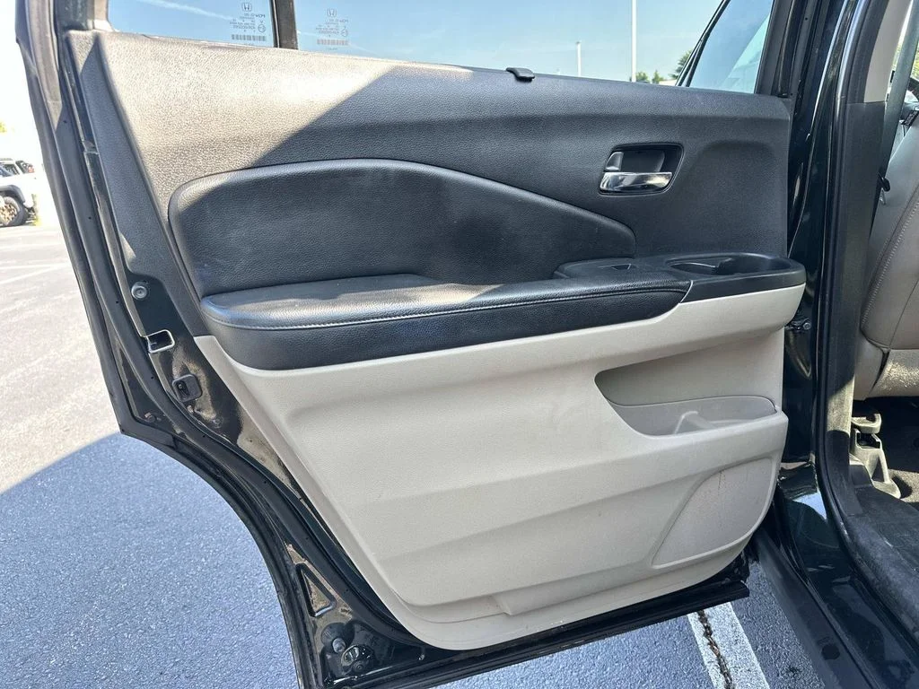 Used 2016  Honda EX-L image 13