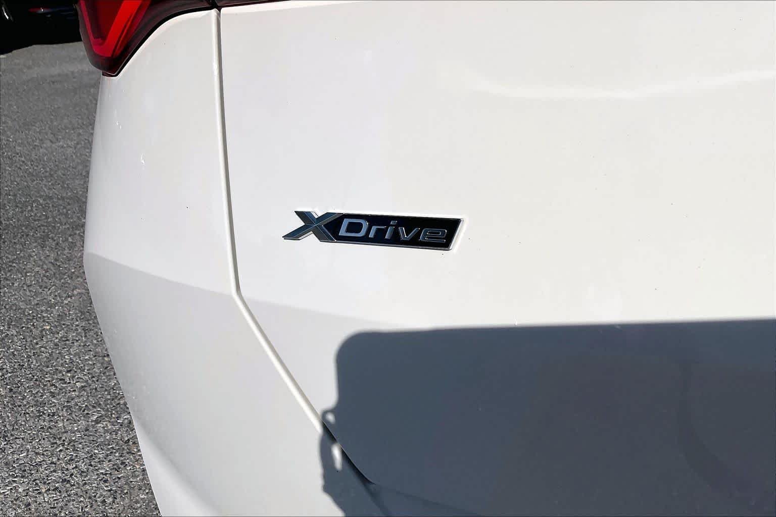 Used 2025 Alpine White BMW 30 xDrive image 9